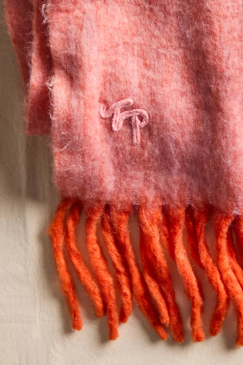 Winter Chill Blanket Scarf Pink