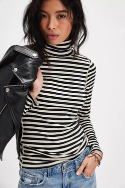 Good Good Stripe Turtleneck Black Combo