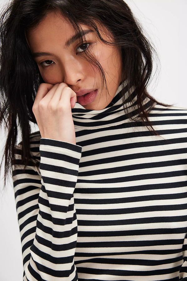 Good Good Stripe Turtleneck Black Combo