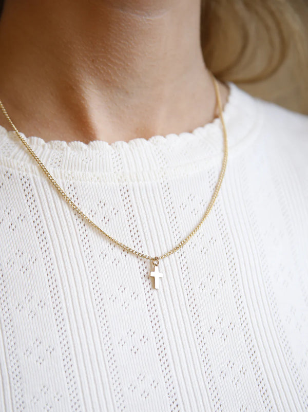 Cross Pendant Curb Chain Necklace