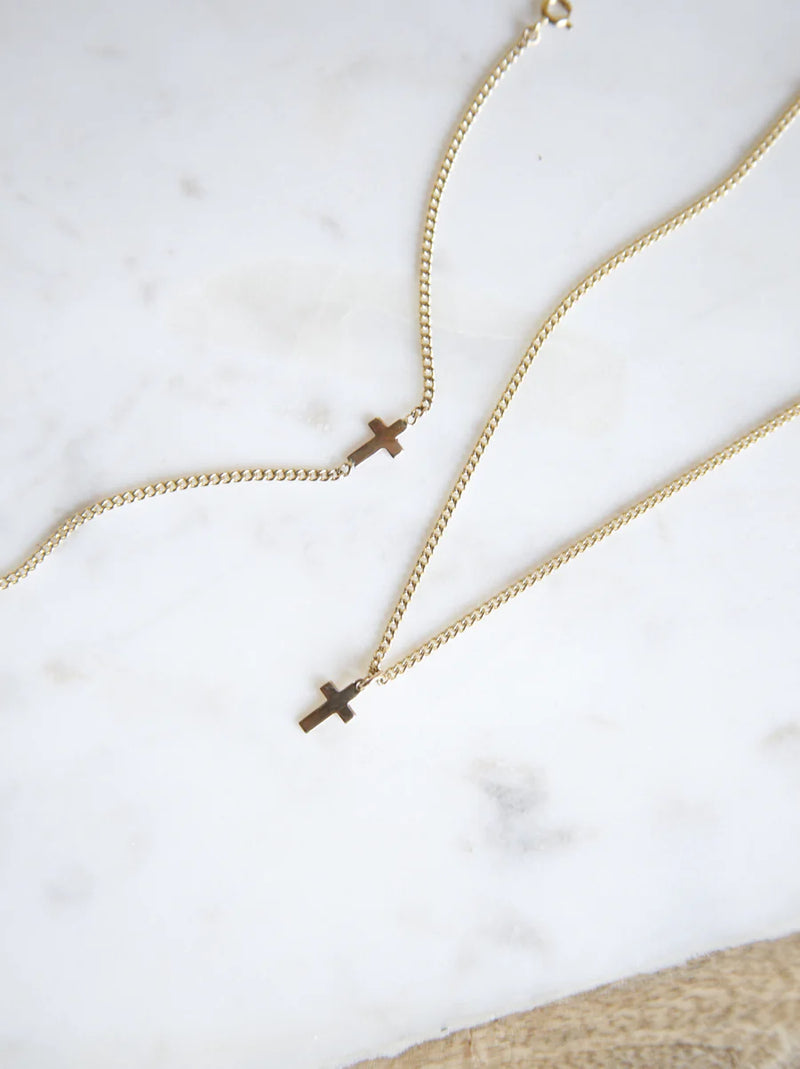 Cross Pendant Curb Chain Necklace