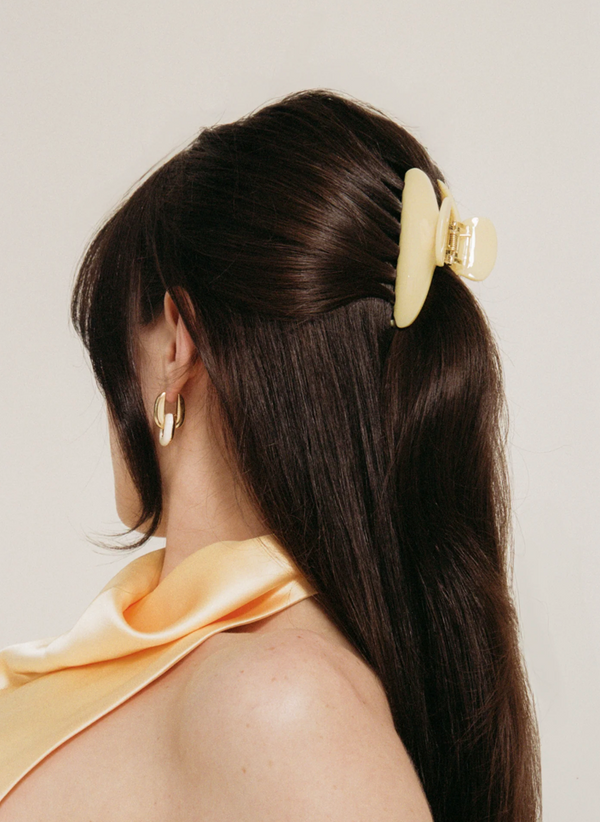 Demi Clip in Butter Medium