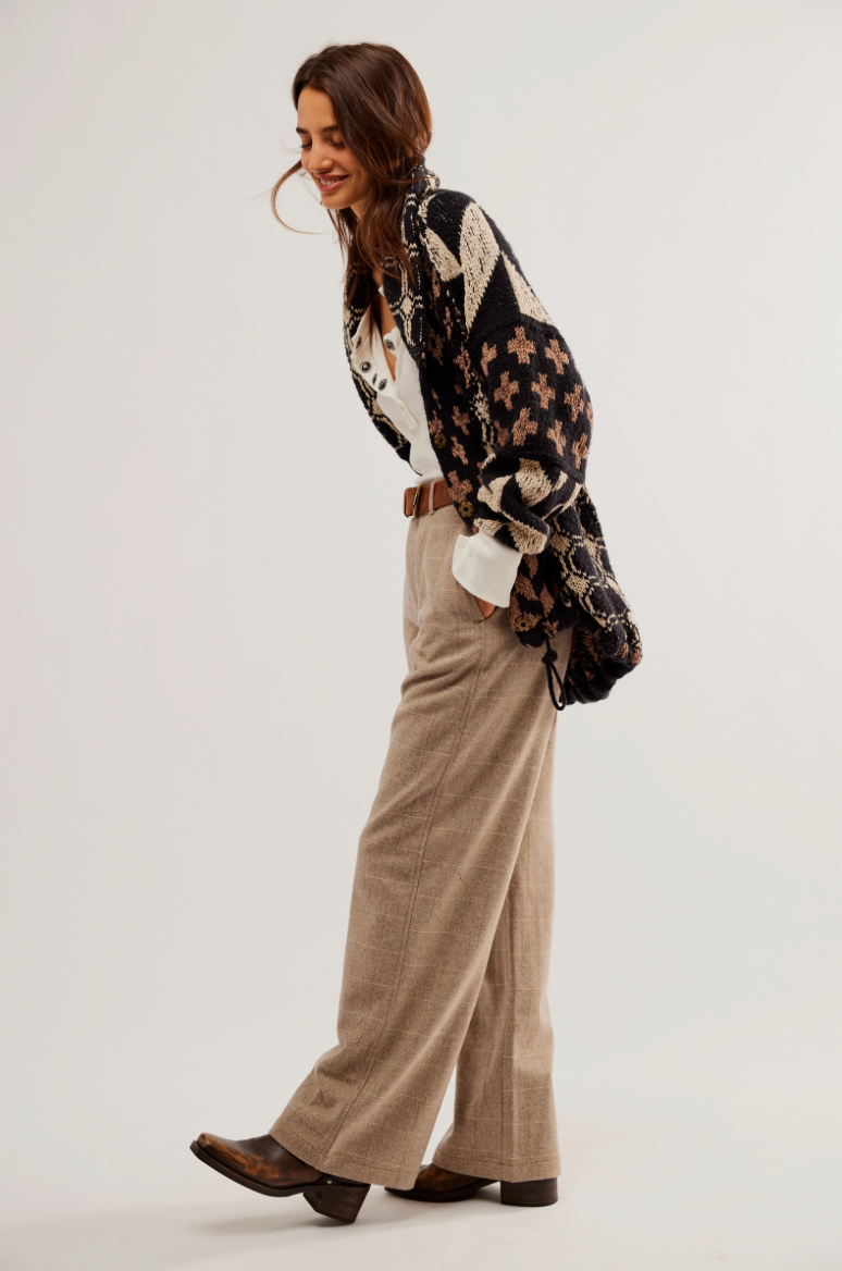 Bright Optimistic Cardi Onyx Caribou Combo