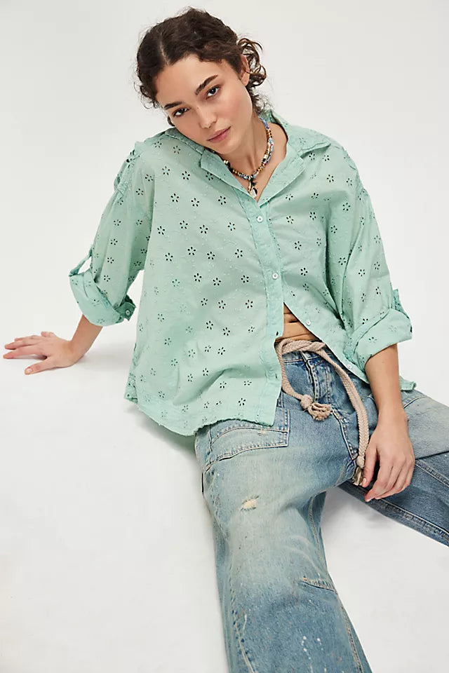 Mae Washed Eyelet Shirt Faded Green Wash