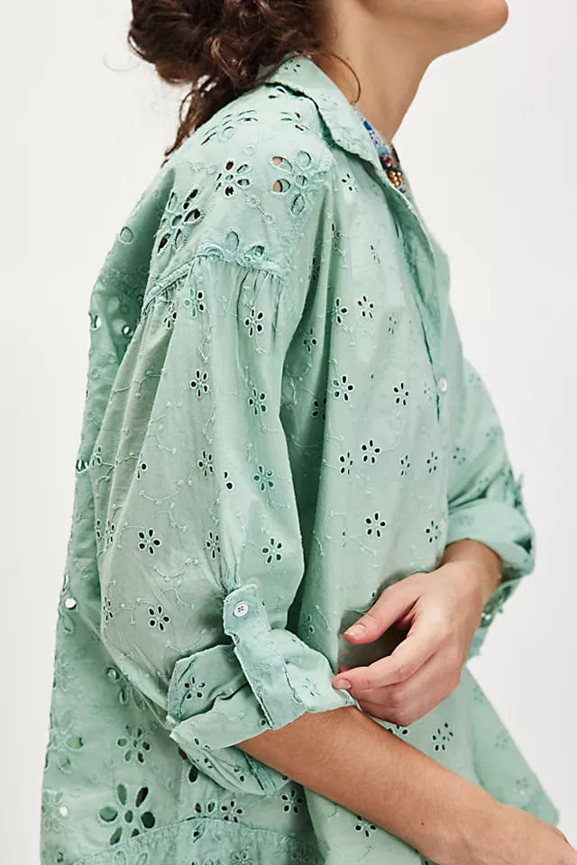 Mae Washed Eyelet Shirt Faded Green Wash