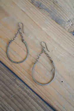 Small Horseshoe & Chain Earring Brass (3765025701941)
